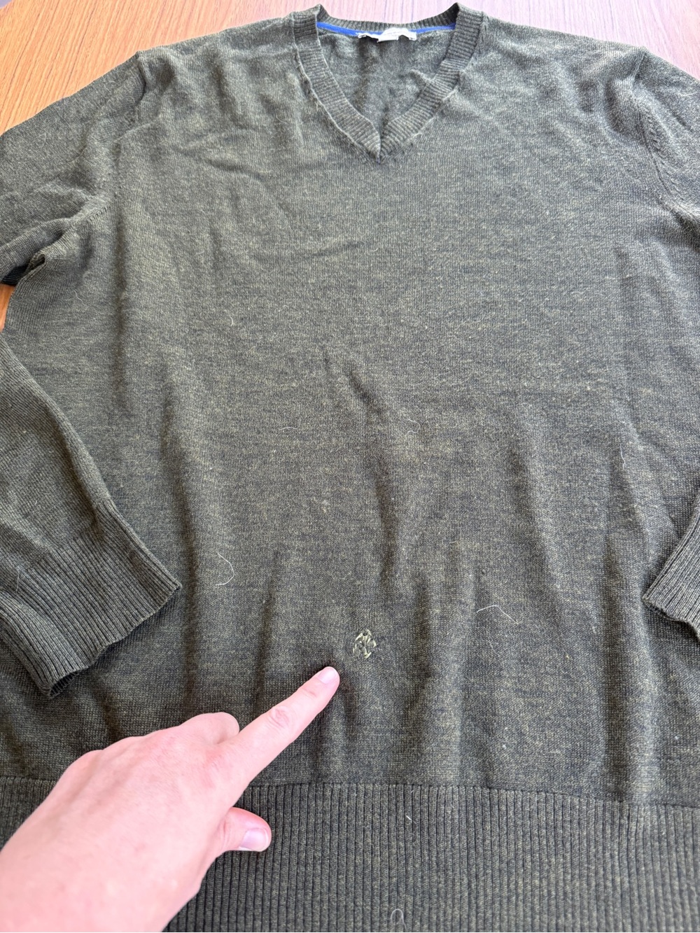 GAP Men’s Extra Fine Merino Wool V-Neck Sweater M Green - Picture 5 of 5